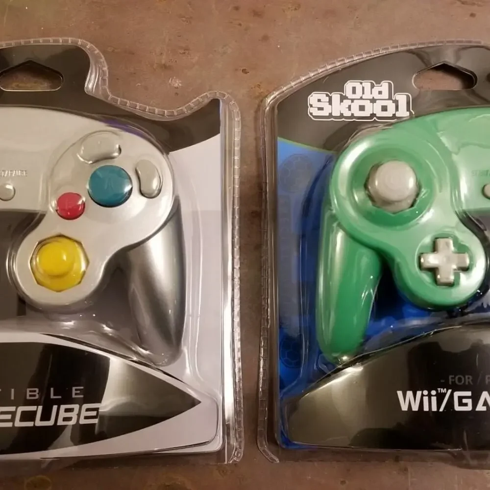 2 Gamecube Controllers - Silver & Green (NEW) - Nintendo - Old Skool